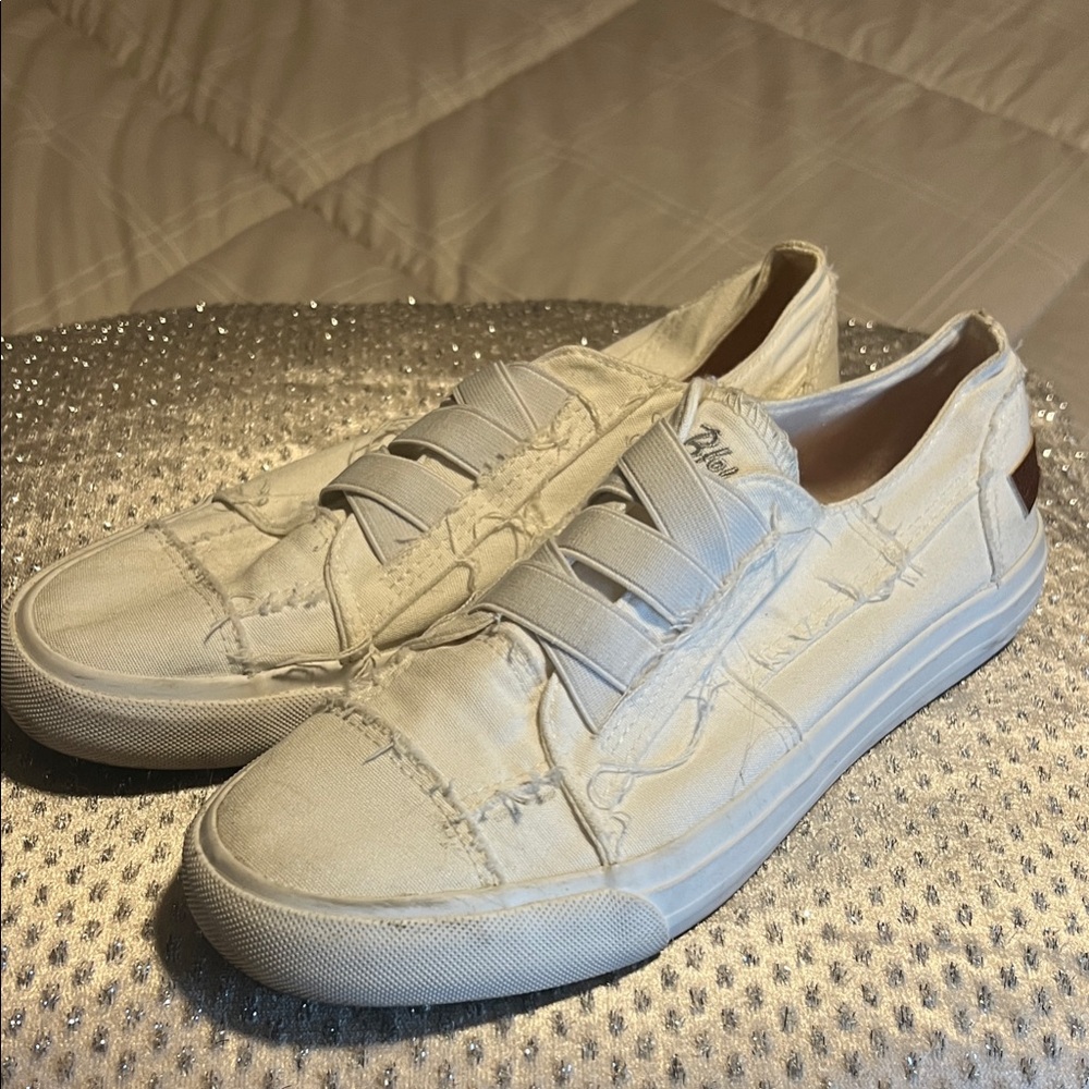 Stylish White Women's Sneakers